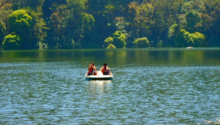 Boating at Kundala Lake