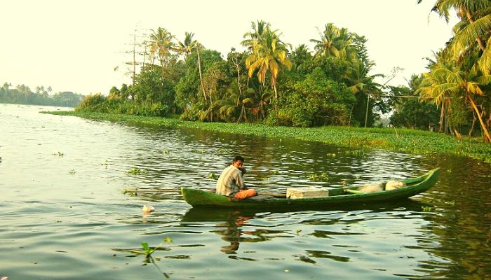 Kayaking in Alleppey