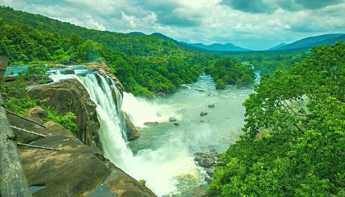 Watch beautiful Athirapally waterfalls