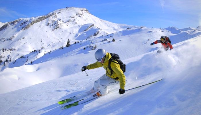 Skiing in Auli