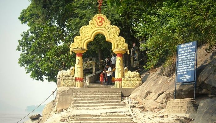 Take a boat ride at Umananda Temple