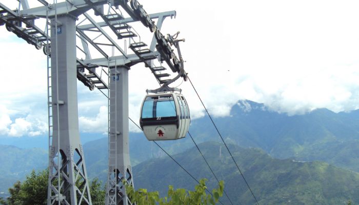 View the Himalayas from Solang Valley by cable car