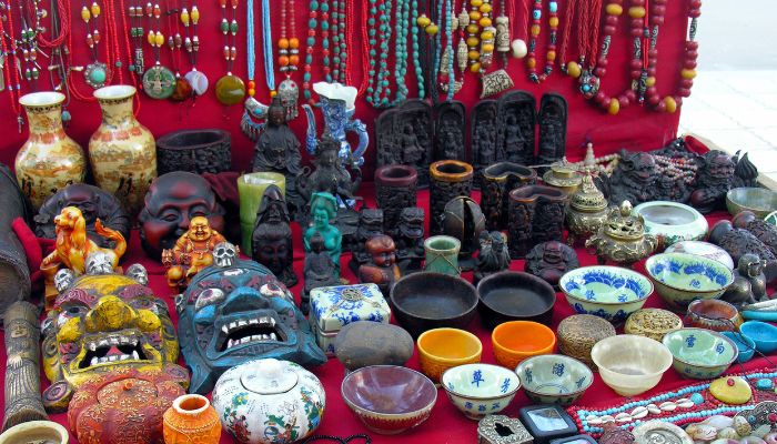 Explore Kasauli Tibetan Market 