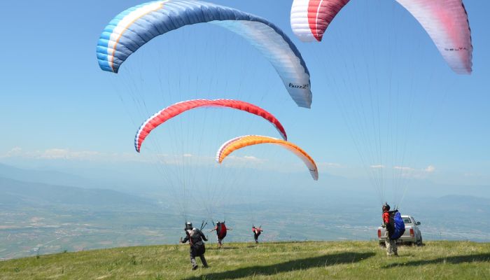 Paragliding in Waknaghat