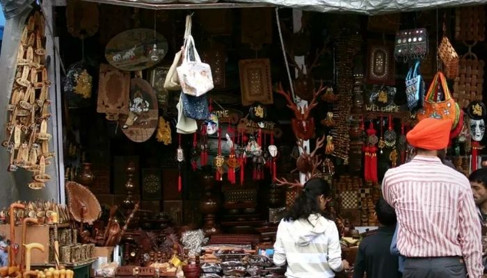 Shopping in Lakkar Bazar