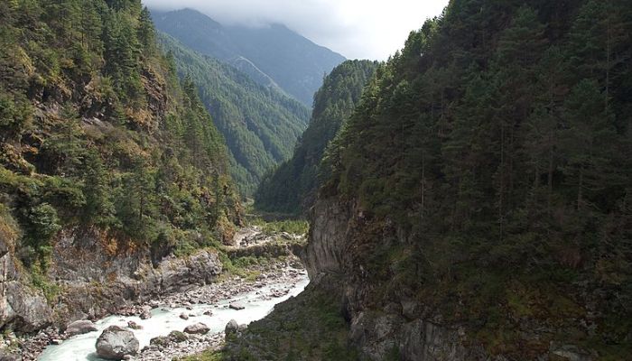 Trek to Sang-e-Safed Valley