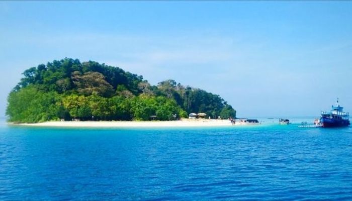 Red Skin and Jolly Buoy Islands