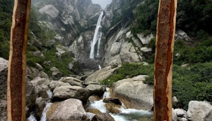 Maujhi waterfall