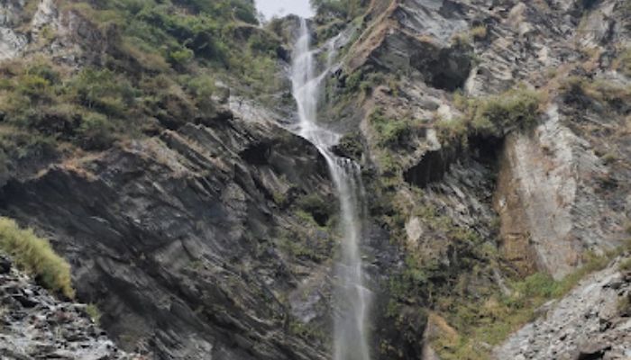 Naguni Waterfall