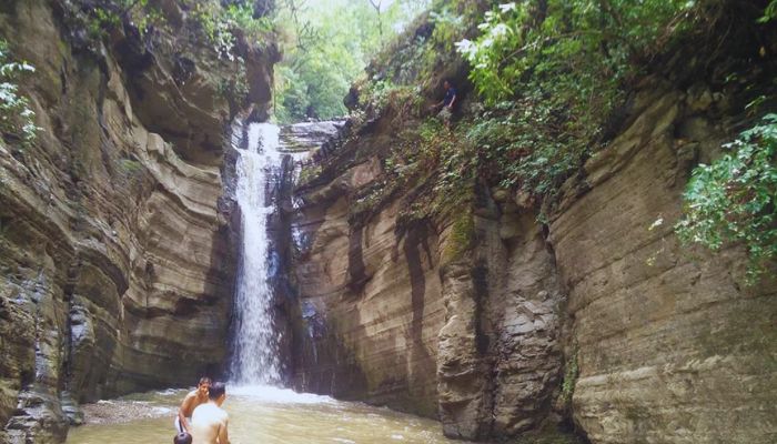 Tonino Waterfall