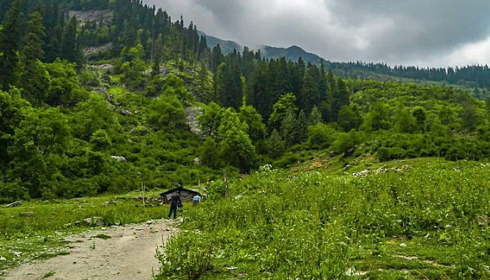 Trek to Kheerganga