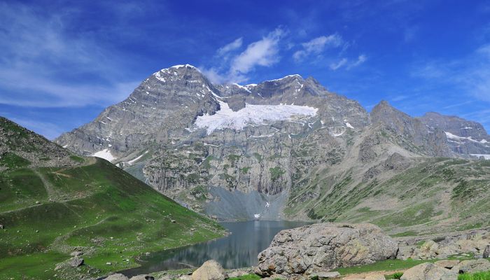 Naranag Trunkhol Gangabal Trek