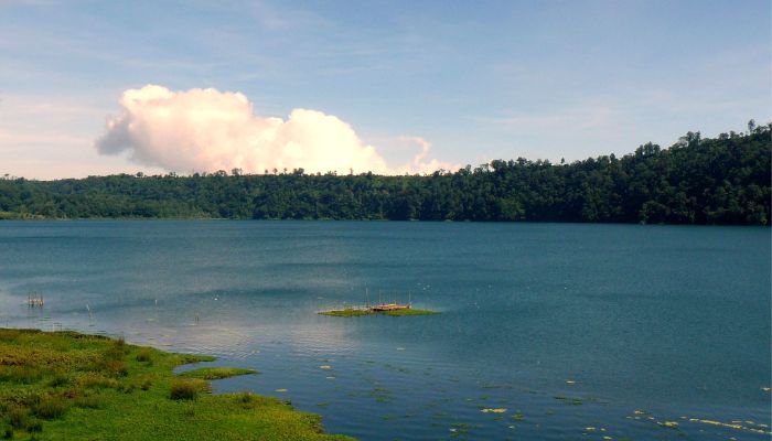 Danau Buyan